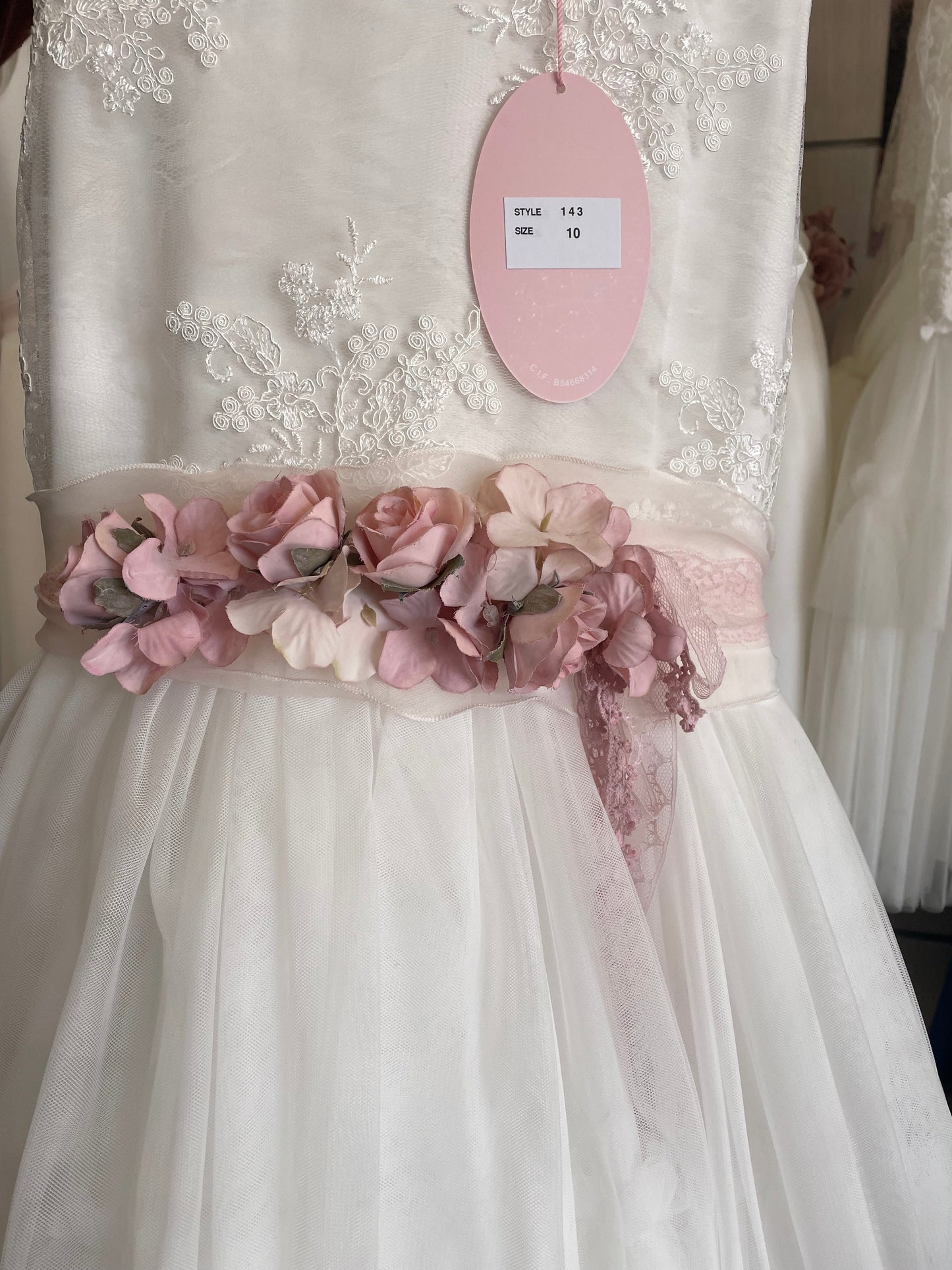 ABITO MOD. 143 CON CINTA 227